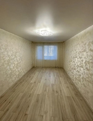 Продам однокомнатную (1-комн.) квартиру, Ковыльная ул, 68, Симферополь г