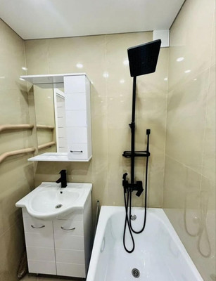 Продам однокомнатную (1-комн.) квартиру, Ковыльная ул, 68, Симферополь г