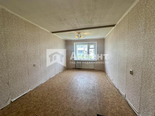 Продам комнату в 9-комн. квартире, Мира ул, 38, Кохма г