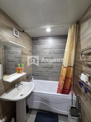 Продам двухкомнатную (2-комн.) квартиру, Стрелковая ул, 2, Иваново г