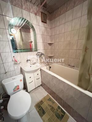 Продам трехкомнатную (3-комн.) квартиру, 2-й Зарядьевский пер, 2/10, Иваново г