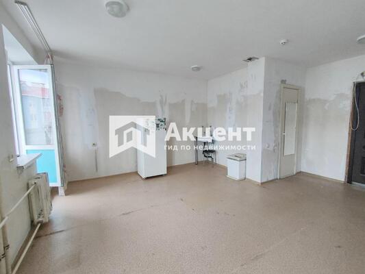 Продам однокомнатную (1-комн.) квартиру, 11, Просторный мкр