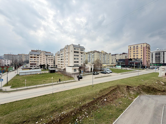 Продам трехкомнатную (3-комн.) квартиру, Московская ул, 12, Нальчик г