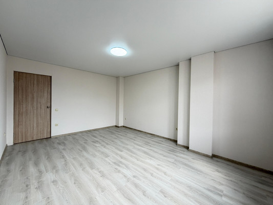 Продам трехкомнатную (3-комн.) квартиру, Московская ул, 12, Нальчик г
