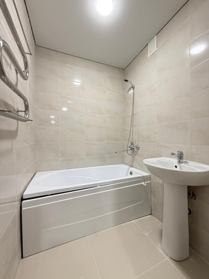 Продам трехкомнатную (3-комн.) квартиру, Московская ул, 12, Нальчик г