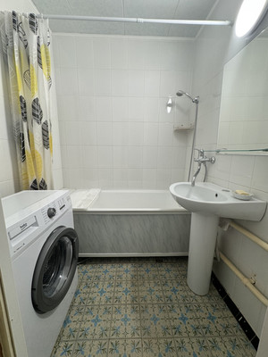 Продам трехкомнатную (3-комн.) квартиру, Профсоюзная ул, 128, Москва г