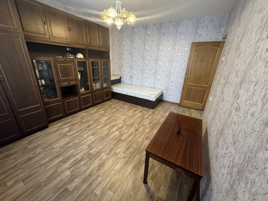 Продам трехкомнатную (3-комн.) квартиру, Профсоюзная ул, 128, Москва г