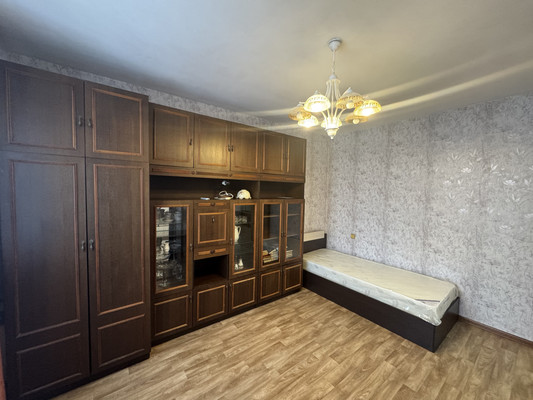 Продам трехкомнатную (3-комн.) квартиру, Профсоюзная ул, 128, Москва г