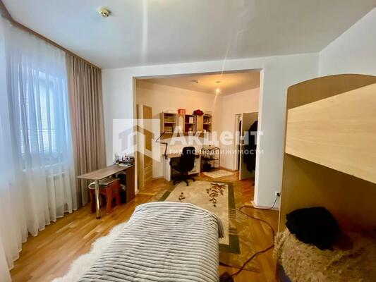 Продам трехкомнатную (3-комн.) квартиру, Московский мкр, 8, Иваново г