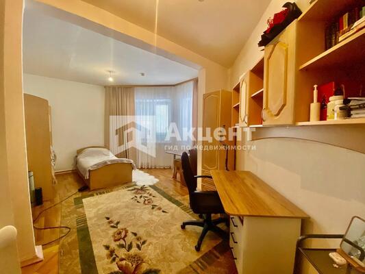 Продам трехкомнатную (3-комн.) квартиру, Московский мкр, 8, Иваново г