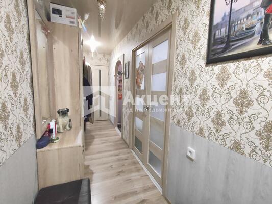 Продам двухкомнатную (2-комн.) квартиру, Александра Кувшинова ул, 1, Просторный мкр