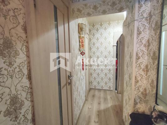 Продам двухкомнатную (2-комн.) квартиру, Александра Кувшинова ул, 1, Просторный мкр