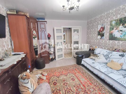 Продам двухкомнатную (2-комн.) квартиру, Александра Кувшинова ул, 1, Просторный мкр