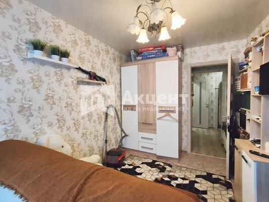 Продам двухкомнатную (2-комн.) квартиру, Александра Кувшинова ул, 1, Просторный мкр