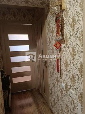 Продам двухкомнатную (2-комн.) квартиру, Александра Кувшинова ул, 1, Просторный мкр