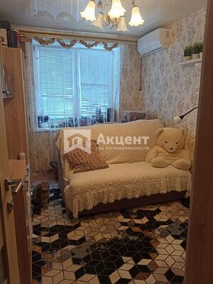 Продам двухкомнатную (2-комн.) квартиру, Александра Кувшинова ул, 1, Просторный мкр