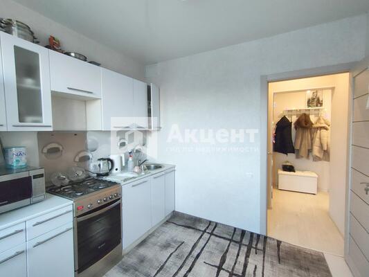 Продам трехкомнатную (3-комн.) квартиру, Танкиста Белороссова ул, 2, Иваново г