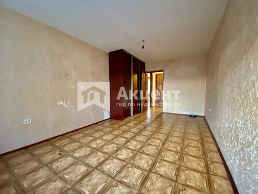 Продам трехкомнатную (3-комн.) квартиру, 30-й мкр, 2, Иваново г