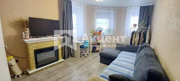 Продам трехкомнатную (3-комн.) квартиру, Героев пр-кт, 6, Просторный мкр