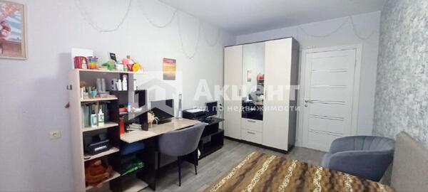 Продам трехкомнатную (3-комн.) квартиру, Героев пр-кт, 6, Просторный мкр