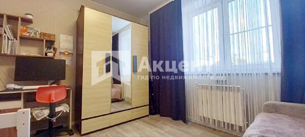 Продам трехкомнатную (3-комн.) квартиру, Героев пр-кт, 6, Просторный мкр