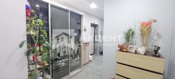 Продам трехкомнатную (3-комн.) квартиру, Героев пр-кт, 6, Просторный мкр