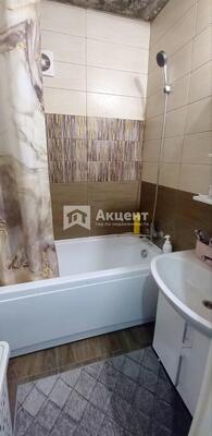 Продам трехкомнатную (3-комн.) квартиру, Героев пр-кт, 6, Просторный мкр