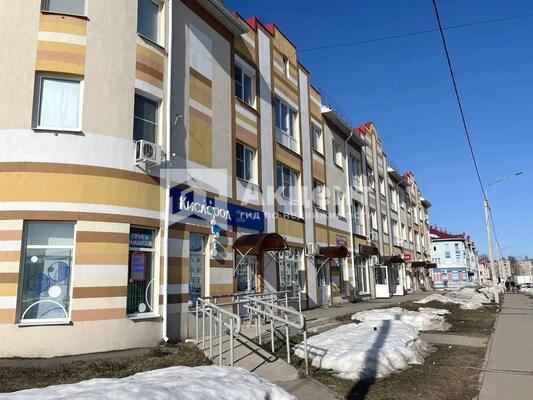 Продам трехкомнатную (3-комн.) квартиру, Героев пр-кт, 6, Просторный мкр