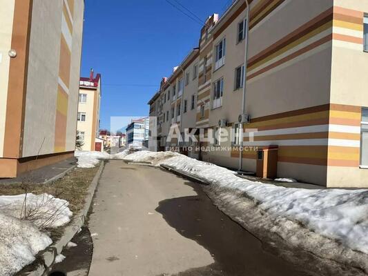 Продам трехкомнатную (3-комн.) квартиру, Героев пр-кт, 6, Просторный мкр