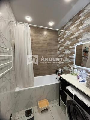 Продам однокомнатную (1-комн.) квартиру, Чехова ул, 40, Кохма г