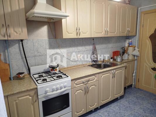 Продам трехкомнатную (3-комн.) квартиру, 3-я Петрозаводская ул, 16, Иваново г