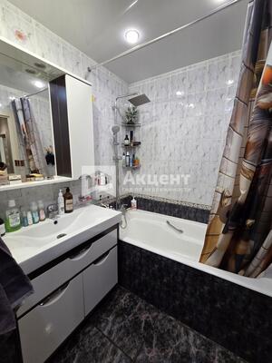 Продам трехкомнатную (3-комн.) квартиру, Куконковых ул, 150, Иваново г