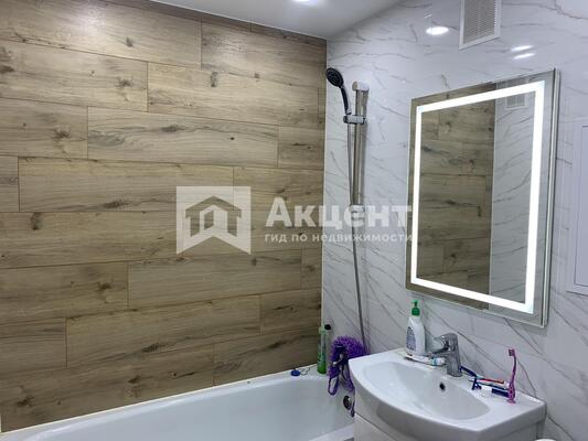 Продам двухкомнатную (2-комн.) квартиру, Лежневская ул, 122А, Иваново г