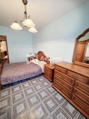 Продам трехкомнатную (3-комн.) квартиру, Куконковых ул, 102, Иваново г