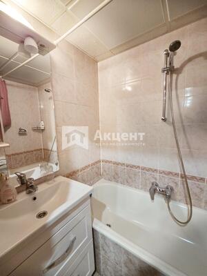 Продам трехкомнатную (3-комн.) квартиру, Куконковых ул, 102, Иваново г