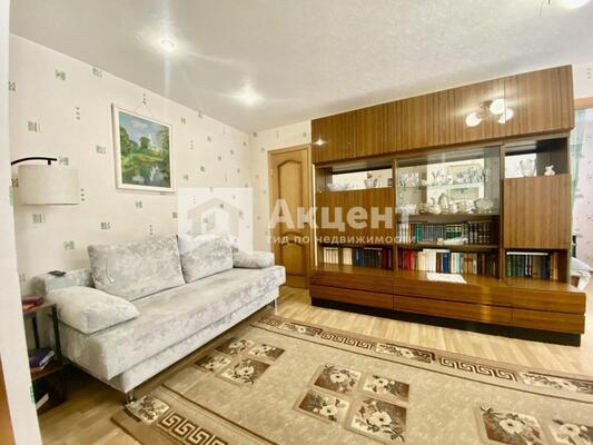 Продам двухкомнатную (2-комн.) квартиру, 2-я Лагерная ул, 53, Иваново г