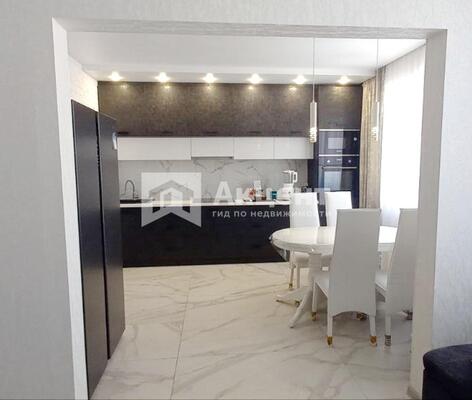 Продам трехкомнатную (3-комн.) квартиру, Рождественский мкр, 10, Иваново г