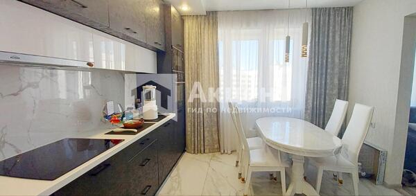 Продам трехкомнатную (3-комн.) квартиру, Рождественский мкр, 10, Иваново г