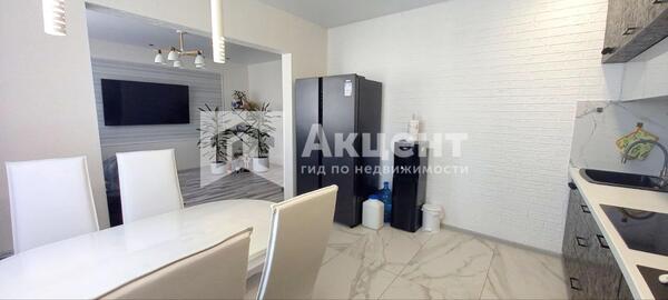 Продам трехкомнатную (3-комн.) квартиру, Рождественский мкр, 10, Иваново г