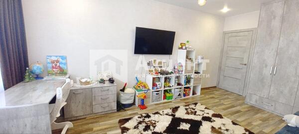 Продам трехкомнатную (3-комн.) квартиру, Рождественский мкр, 10, Иваново г