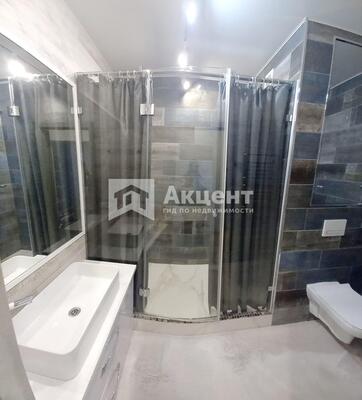 Продам трехкомнатную (3-комн.) квартиру, Рождественский мкр, 10, Иваново г