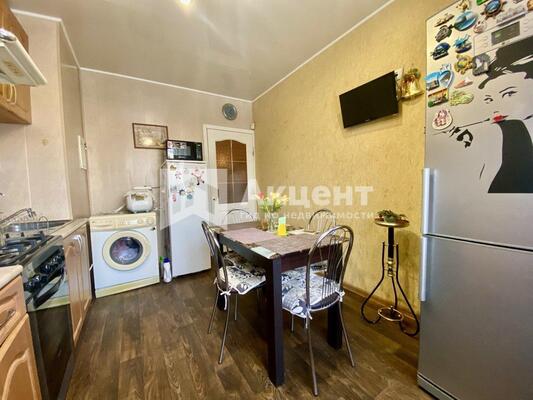 Продам трехкомнатную (3-комн.) квартиру, 1-я Полевая ул, 38, Иваново г