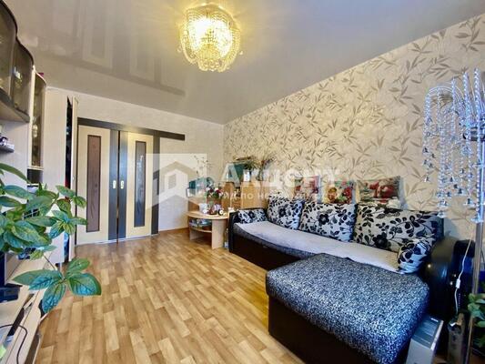 Продам трехкомнатную (3-комн.) квартиру, 1-я Полевая ул, 38, Иваново г