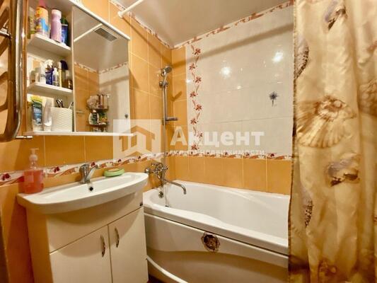 Продам трехкомнатную (3-комн.) квартиру, 1-я Полевая ул, 38, Иваново г