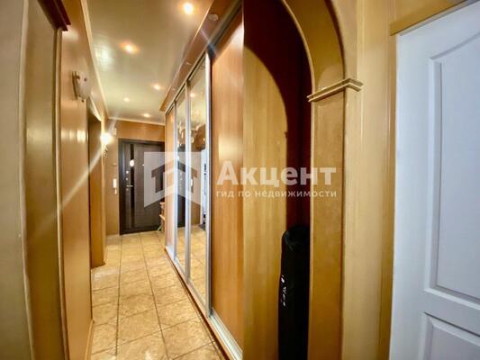 Продам трехкомнатную (3-комн.) квартиру, 1-я Полевая ул, 38, Иваново г