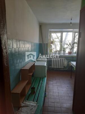 Продам комнату в 8-комн. квартире, Смирнова ул, 80А, Иваново г