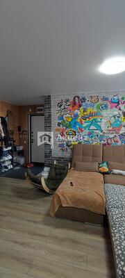 Продам двухкомнатную (2-комн.) квартиру, Сергея Киселева ул, 6, Просторный мкр