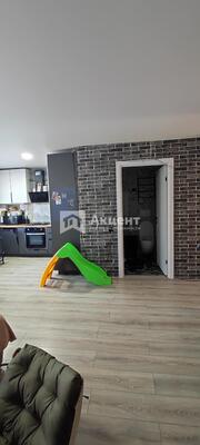 Продам двухкомнатную (2-комн.) квартиру, Сергея Киселева ул, 6, Просторный мкр