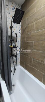 Продам двухкомнатную (2-комн.) квартиру, Сергея Киселева ул, 6, Просторный мкр