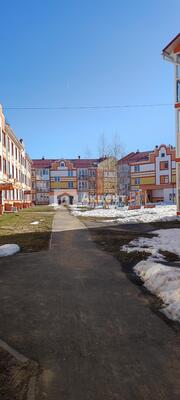 Продам двухкомнатную (2-комн.) квартиру, Сергея Киселева ул, 6, Просторный мкр